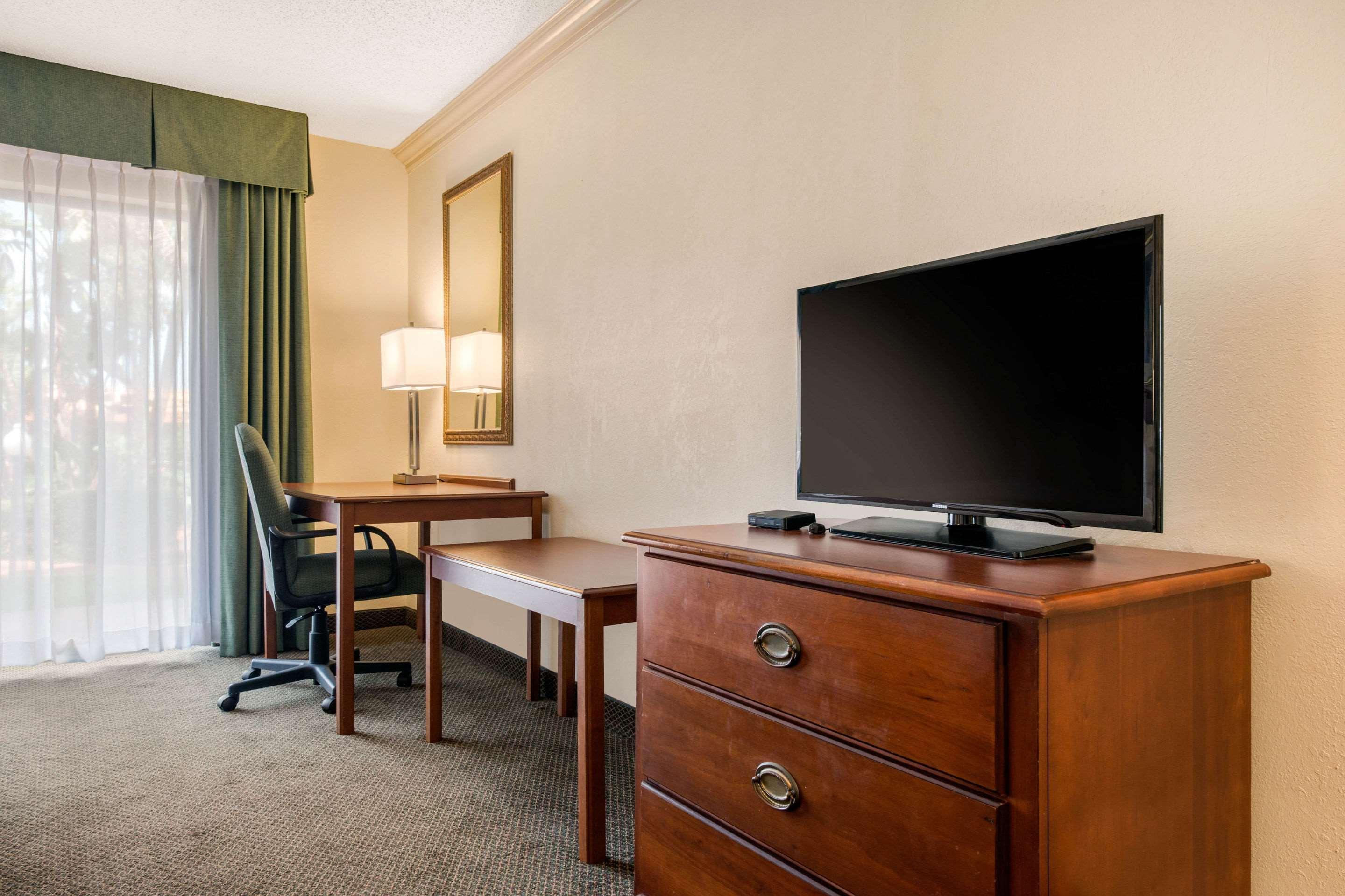 Quality Inn & Suites Tarpon Springs South Eksteriør bilde