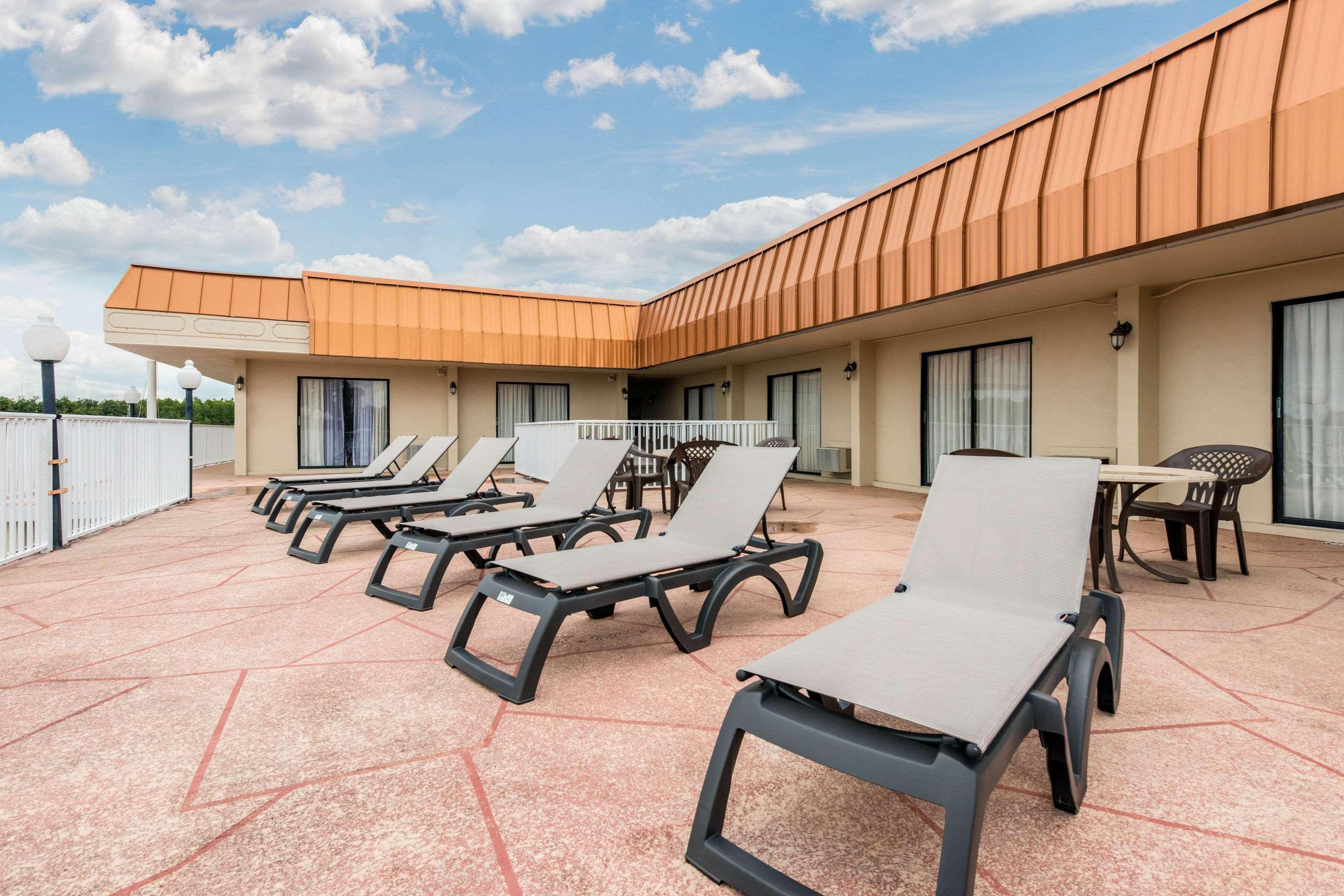Quality Inn & Suites Tarpon Springs South Eksteriør bilde