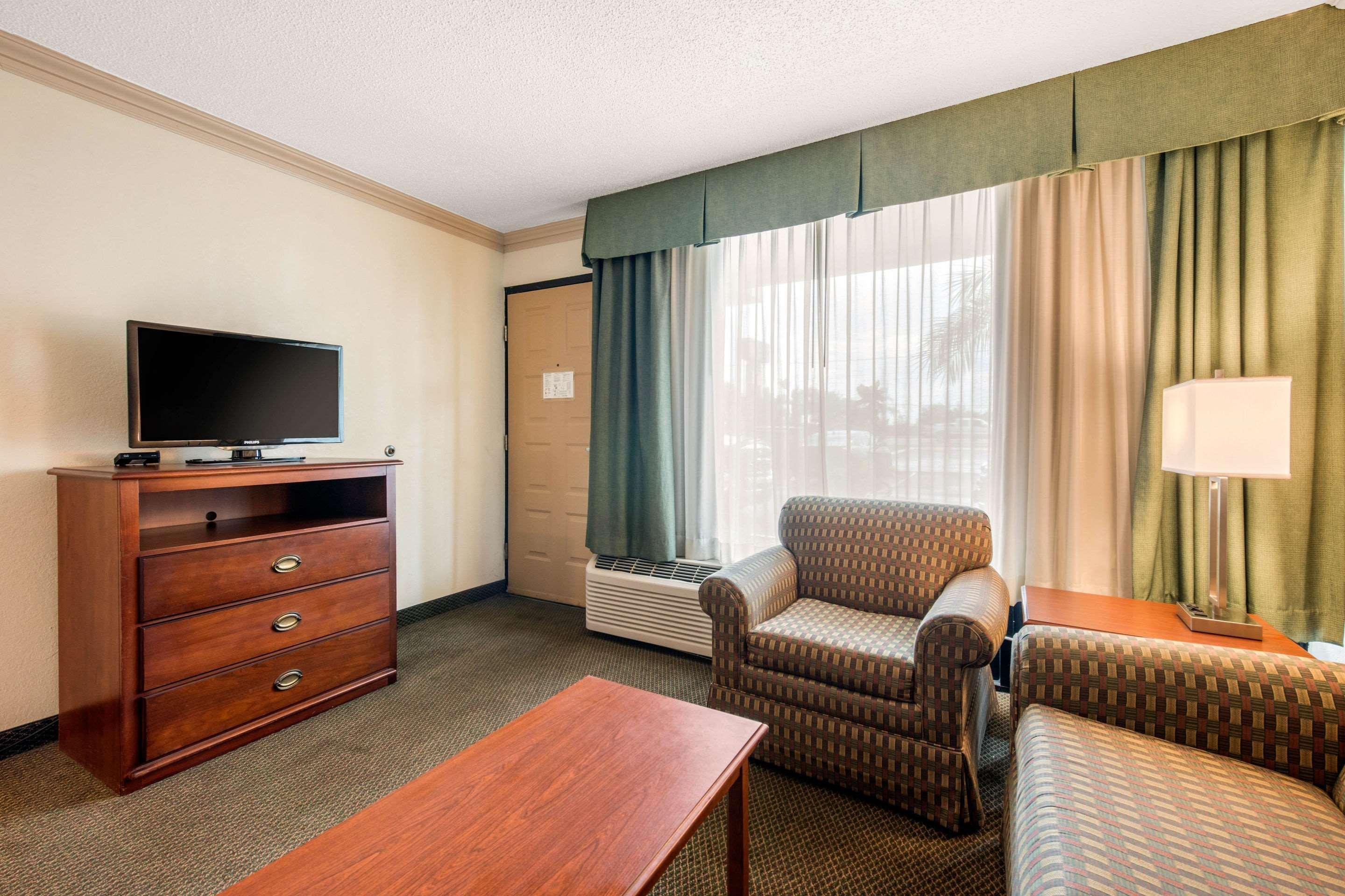 Quality Inn & Suites Tarpon Springs South Eksteriør bilde