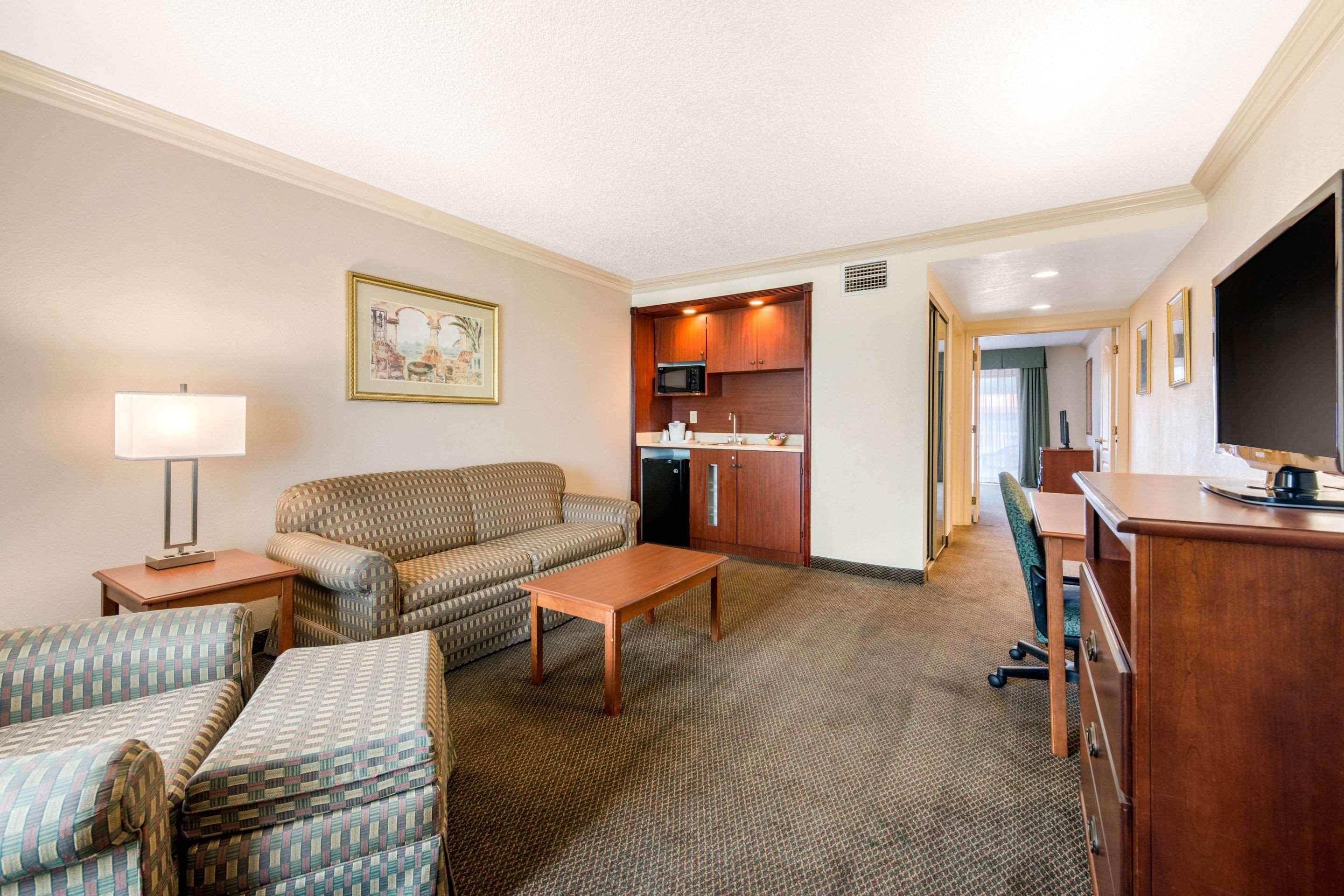 Quality Inn & Suites Tarpon Springs South Eksteriør bilde
